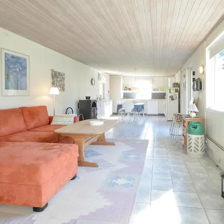 2 Bedroom In Holiday home *