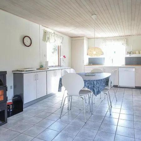2 Bedroom In Holiday home Roslev