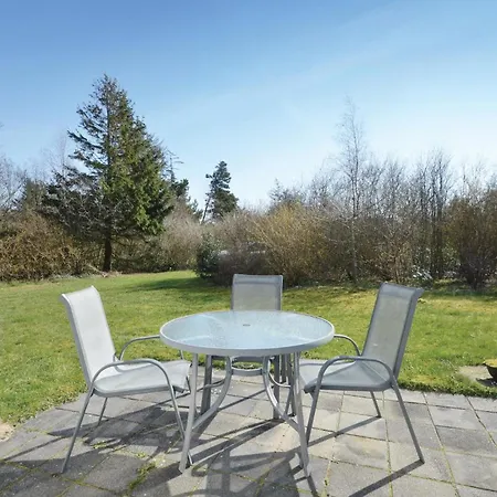 2 Bedroom In Vakantiehuis Roslev