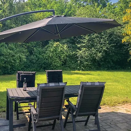 2 Bedroom In Vakantiehuis Roslev